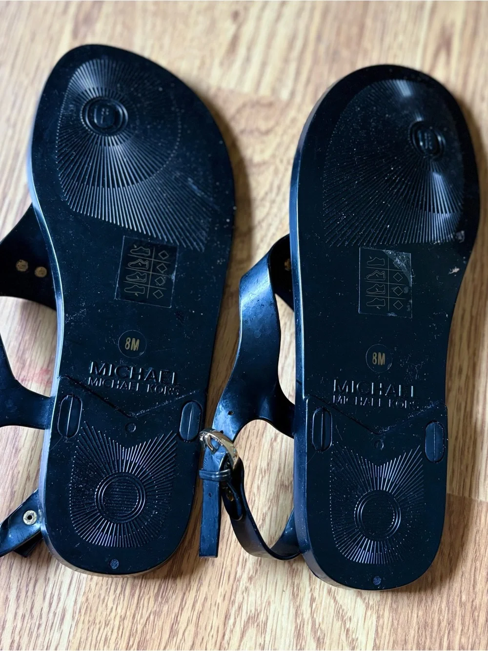 Michael Kors Black Jelly Sandals Beach Summer Vacation Casual Sz 8
